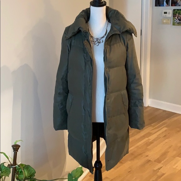 BCBGMaxAzria Jackets & Blazers - BCBGMAXAZRIA Olive Puffy Coat